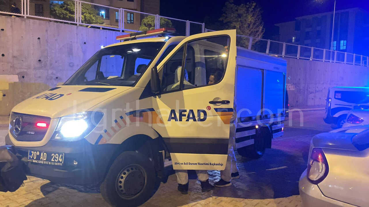 Apartmanda Sikilan Bocek Ilaci Ekipleri Harekete Gecirdi5