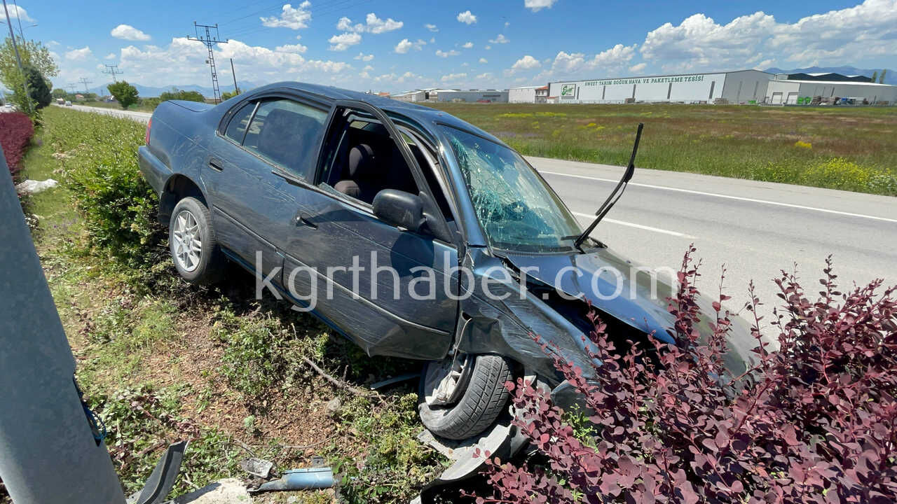 Baba Ve 2 Kiz Cocugu Kazada Yaralandi7