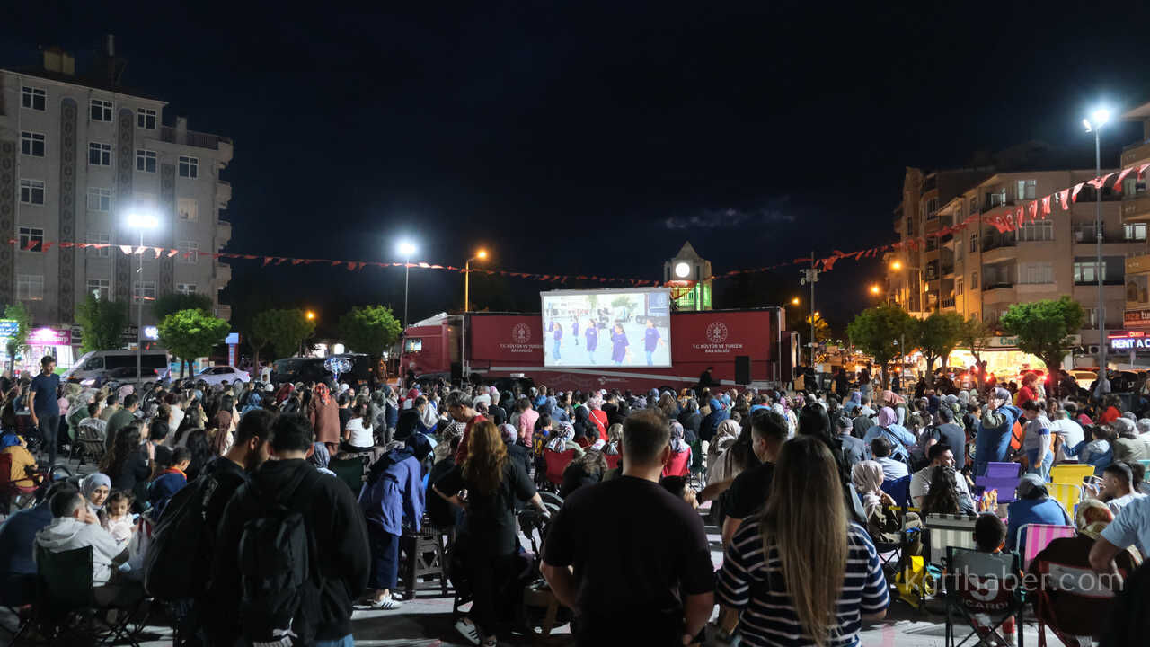 Gezen Sinema Tiri Karamanlilarla Bulustu0