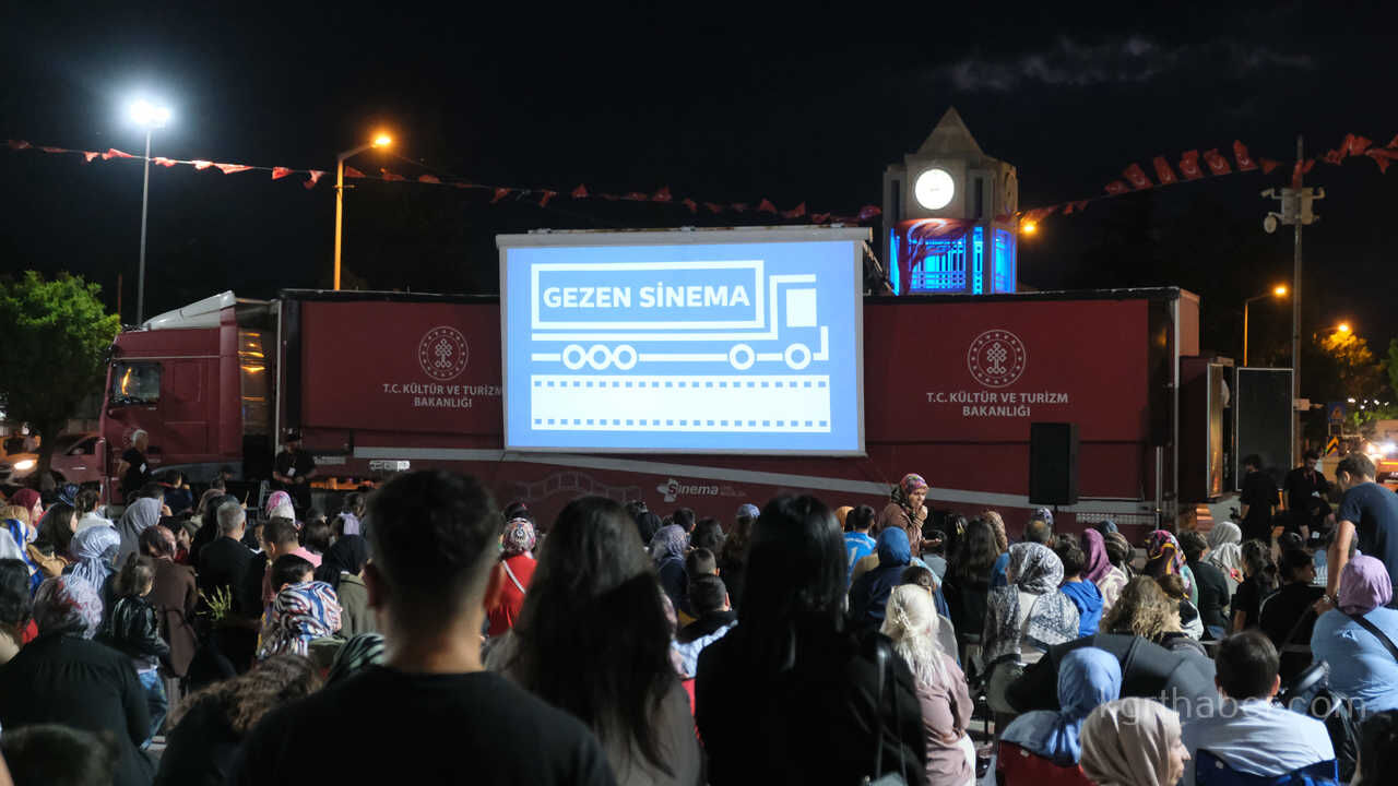 Gezen Sinema Tiri Karamanlilarla Bulustu1