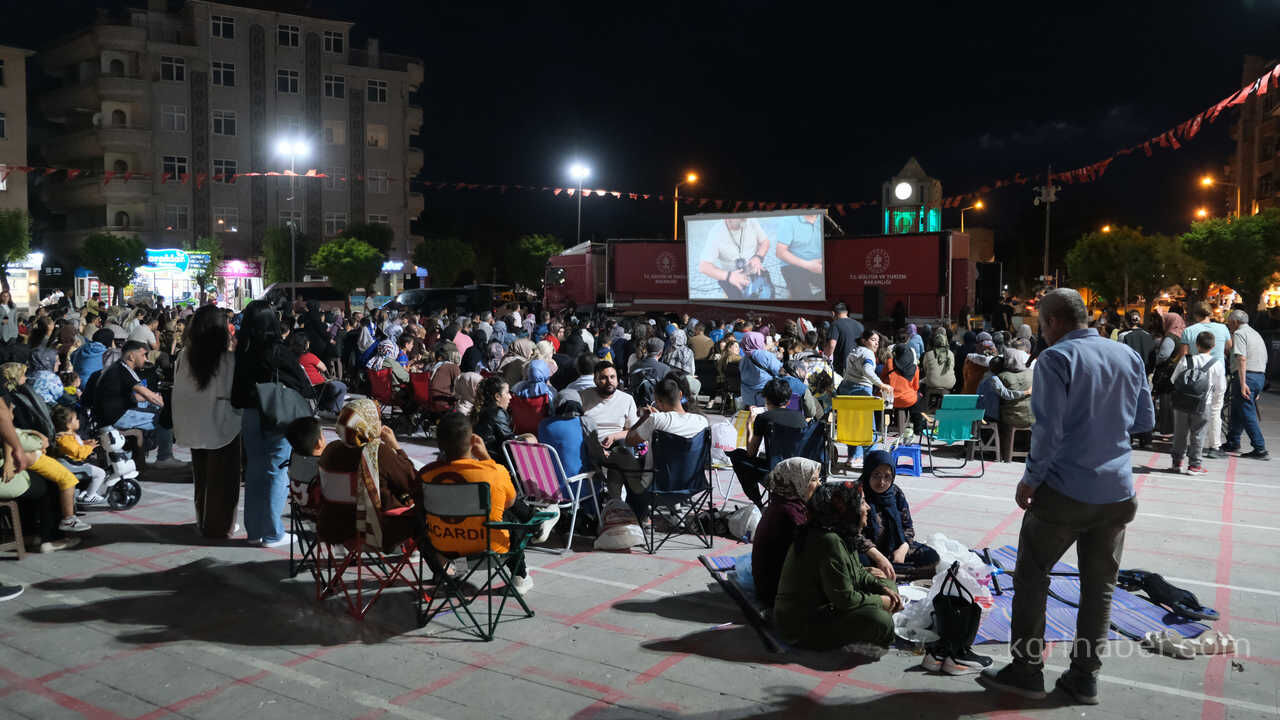 Gezen Sinema Tiri Karamanlilarla Bulustu11