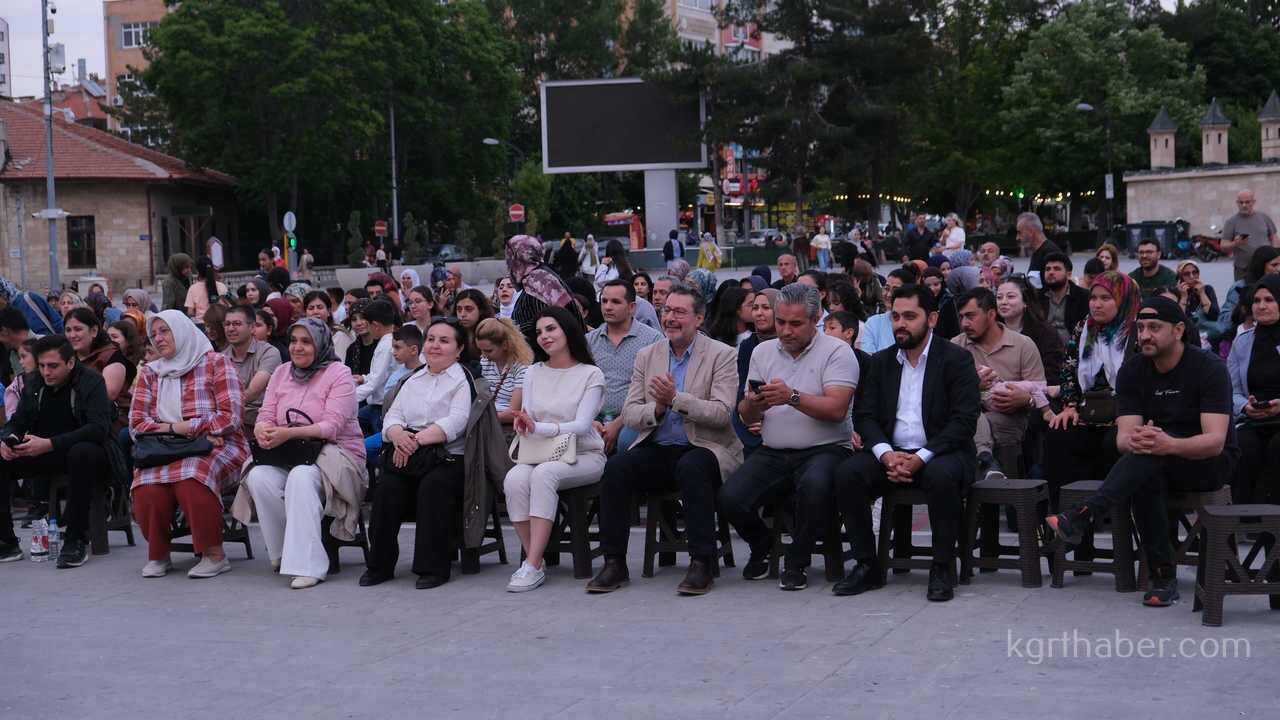 Gezen Sinema Tiri Karamanlilarla Bulustu2
