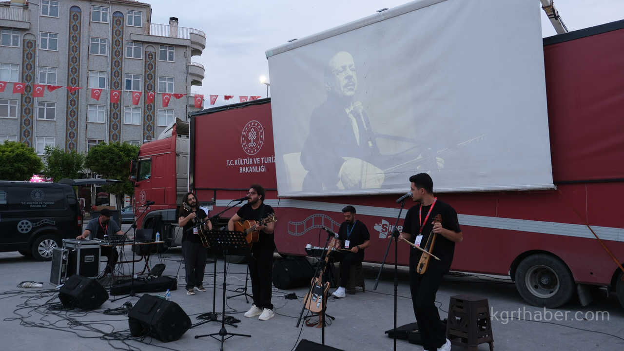 Gezen Sinema Tiri Karamanlilarla Bulustu3