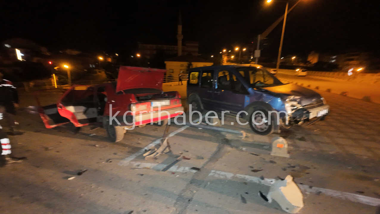 Hafif Ticari Aracla Carpisan Tofas Otomobilin Surucusu Olumden Dondu3