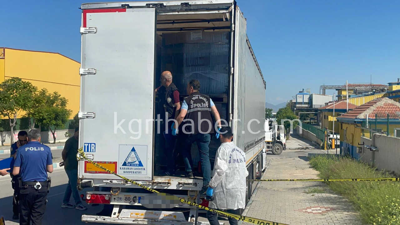 Karaman Osbde Tir Dorsesinde Bir Kisi Olu Bulundu0 (1)