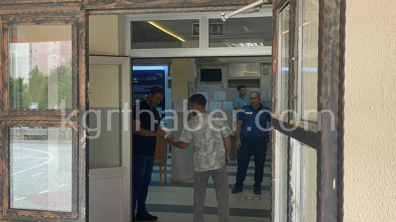 Karamanda Ayt Heyecani Basladi Sinavi Saniyelerle Kaciran Aday Iceri Alinmadi0