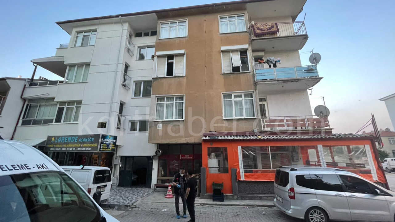 Karamanda Evde Cikan Kavga Kanli Bitti 20 Yasindaki Genc Kadin Bicaklandi1