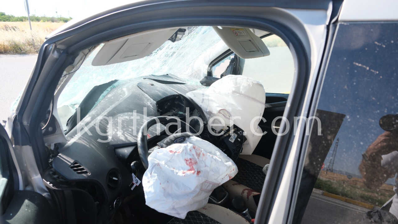 Karamanda Hafif Ticari Arac Ile Kamyonet Carpisti 1 Yarali3