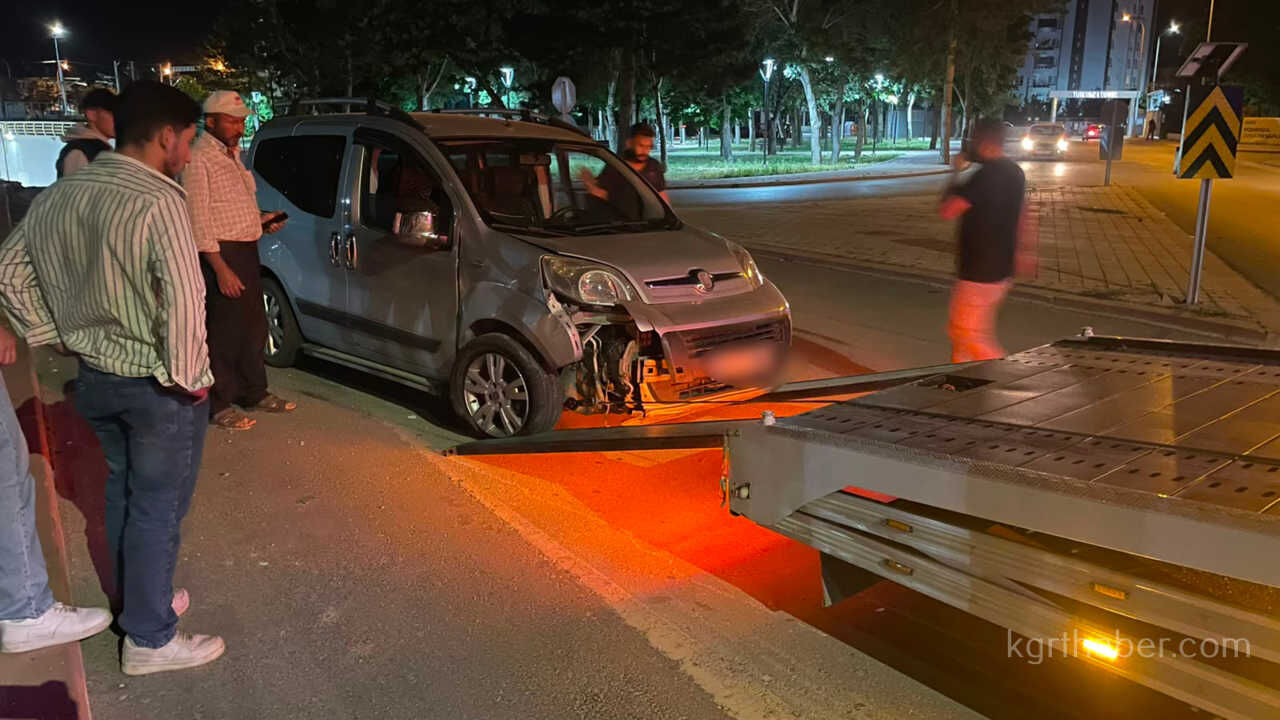Karamanda Kontrolden Cikan Arac Karsi Seride Gecti2