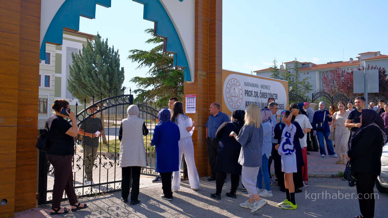 Karamanda Lgs Heyecani Kimligini Unutan Ogrencilerin Yardimina Polis Ve Veliler Kostu15