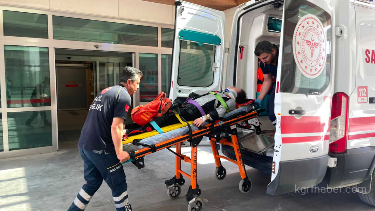 Karamanda Motosiklet Ile Otomobil Carpisti Kadin Surucu Yarali0