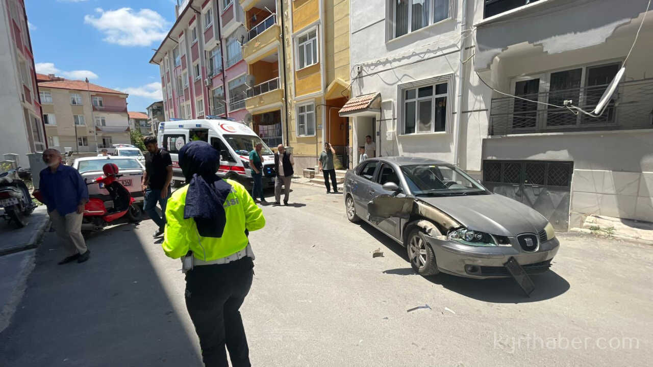 Karamanda Otomobil Ile Motosiklet Carpisti Anne Ve Kizi Yaralandi5