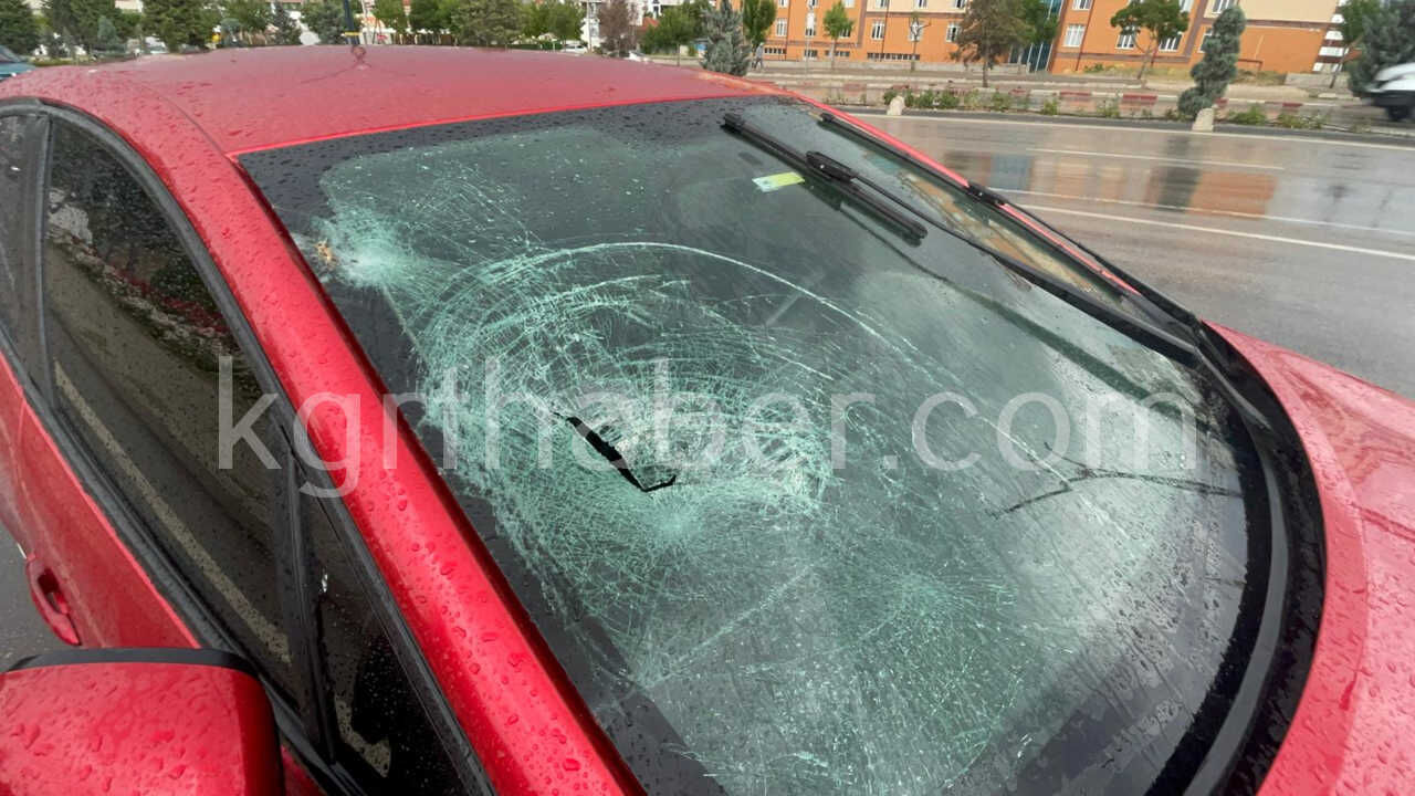 Karamanda Otomobilin Carptigi Universite Ogrencisi Yaralandi2