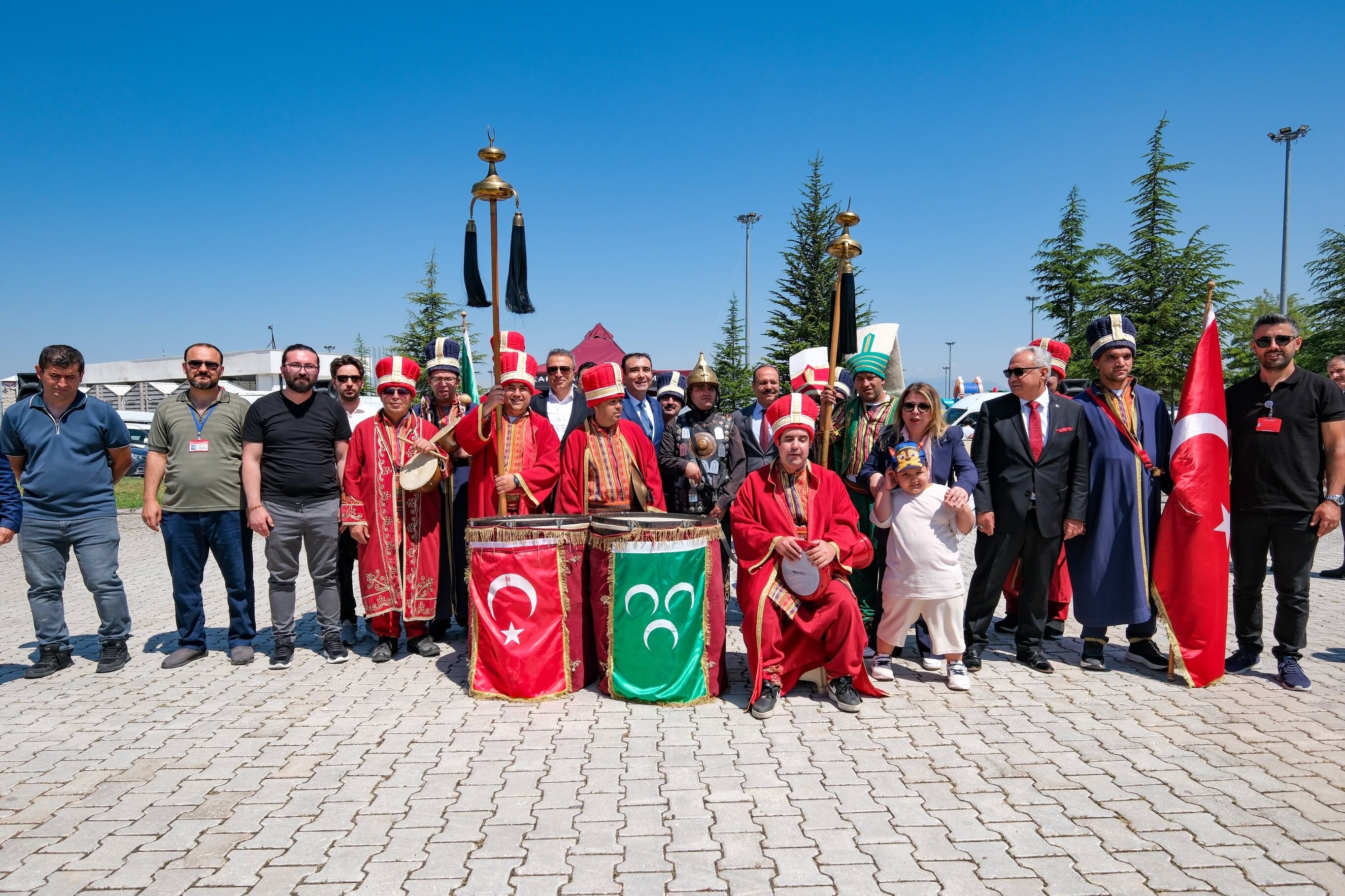 Karamanda Ozel Gereksinimli Bireyler Bahar Senliginde Doyasiya Eglendi (4)