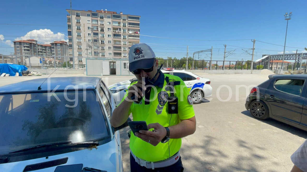Karamanda Taksicilerden Musteri Kiligina Girerek Korsan Takibi 100 Bin Lira Ceza Kesildi1