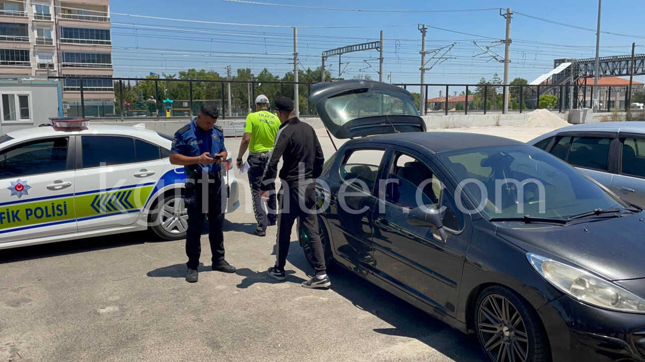 Karamanda Taksicilerden Musteri Kiligina Girerek Korsan Takibi 100 Bin Lira Ceza Kesildi4