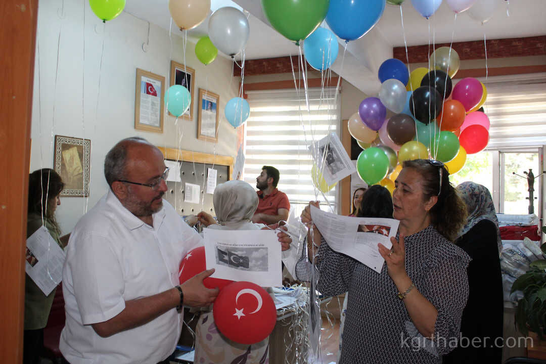 Karnelerini Alan Ogrenciler Filistinli Cocuklar Icin Gokyuzune Balon Birakti7