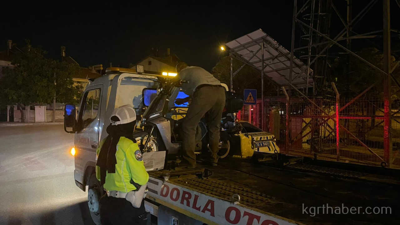 Kavsakta Otomobil Ile Elektrikli Bisiklet Carpisti 1 Yarali0
