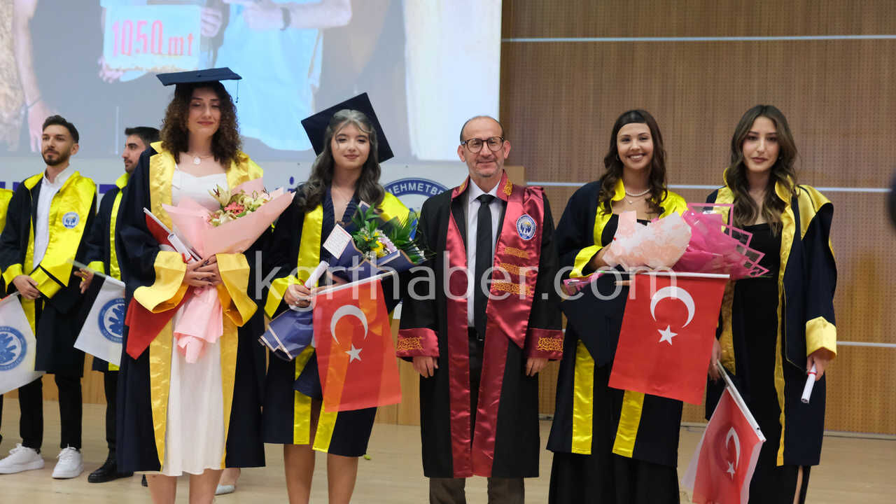 Kmu Spor Bilimleri Fakultesinde Mezuniyet Coskusu10