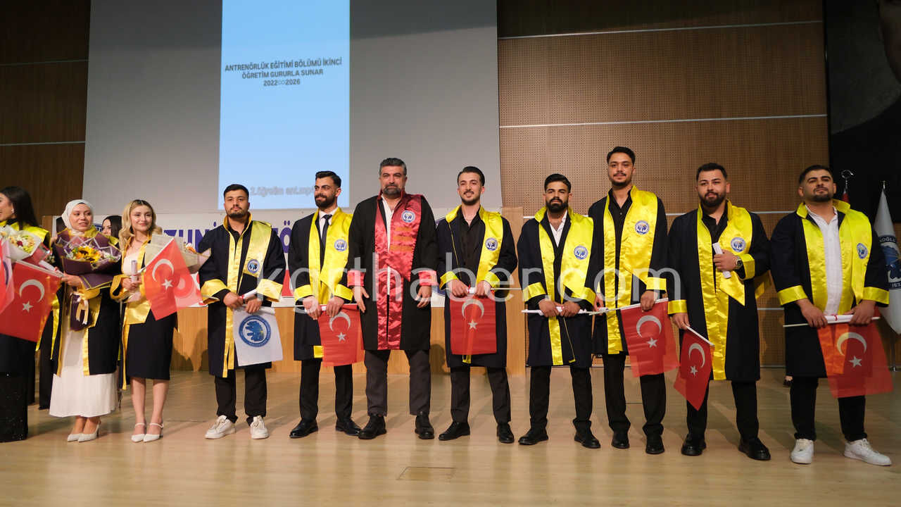 Kmu Spor Bilimleri Fakultesinde Mezuniyet Coskusu6