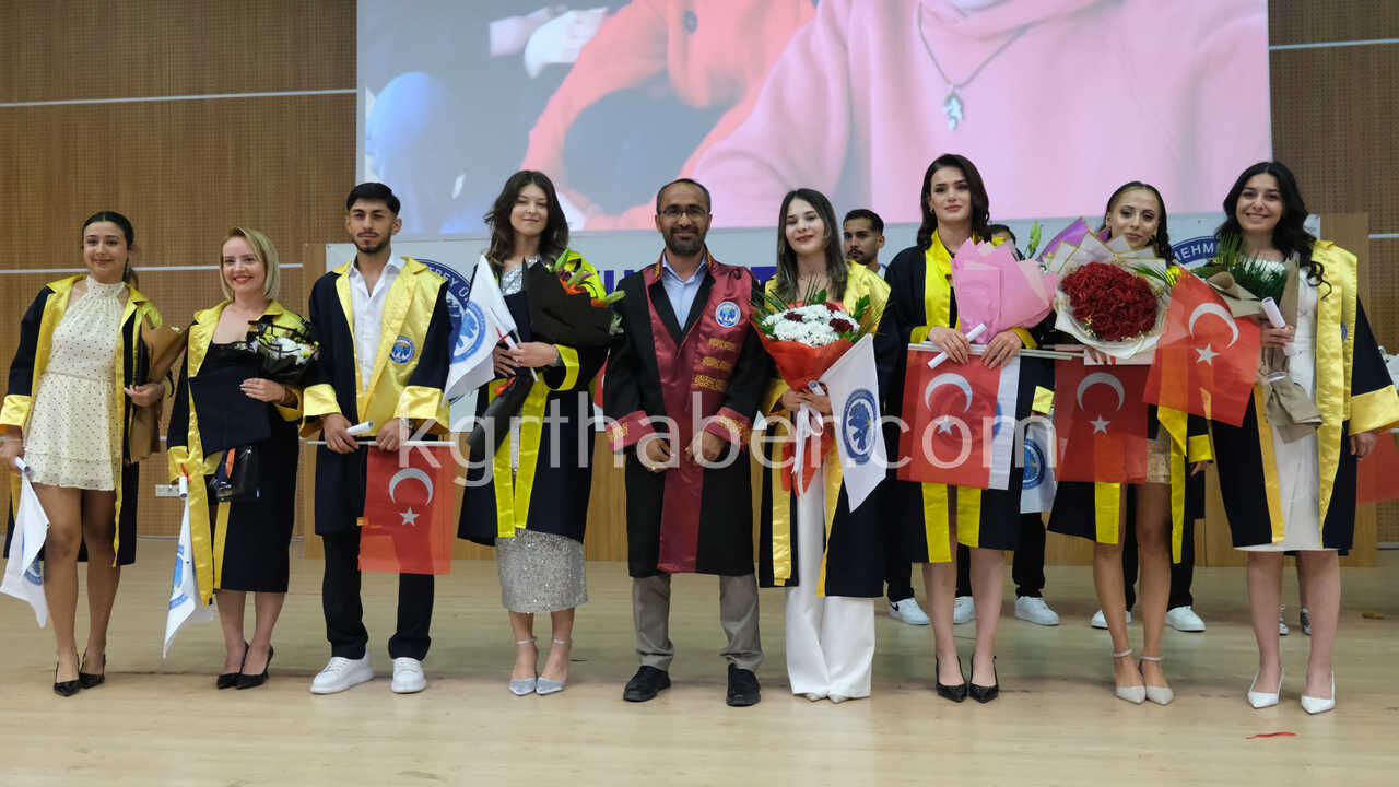 Kmu Spor Bilimleri Fakultesinde Mezuniyet Coskusu9