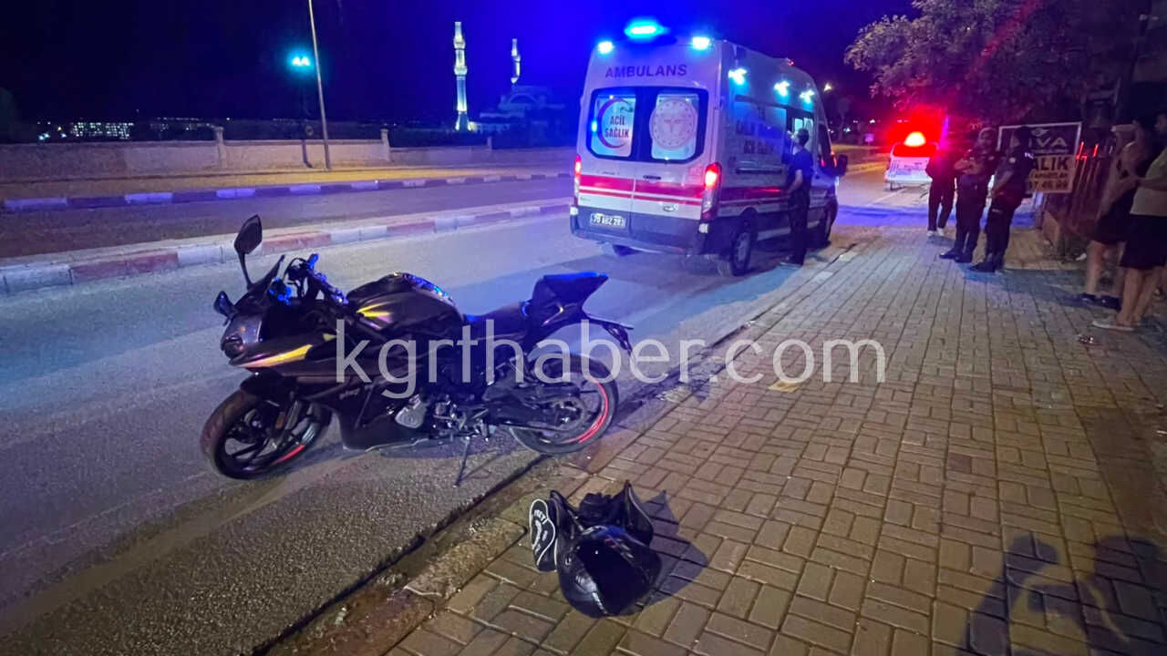 Kontrolden Cikan Motosiklet Kaldirimi Asarak Karsi Seride Savruldu5