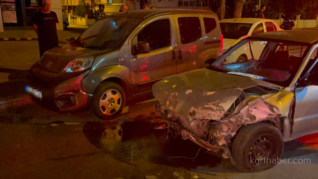 Kontrolden Cikan Pikap Karsi Seride Gecerek Park Halindeki Araclara Carpti 1 Yarali10