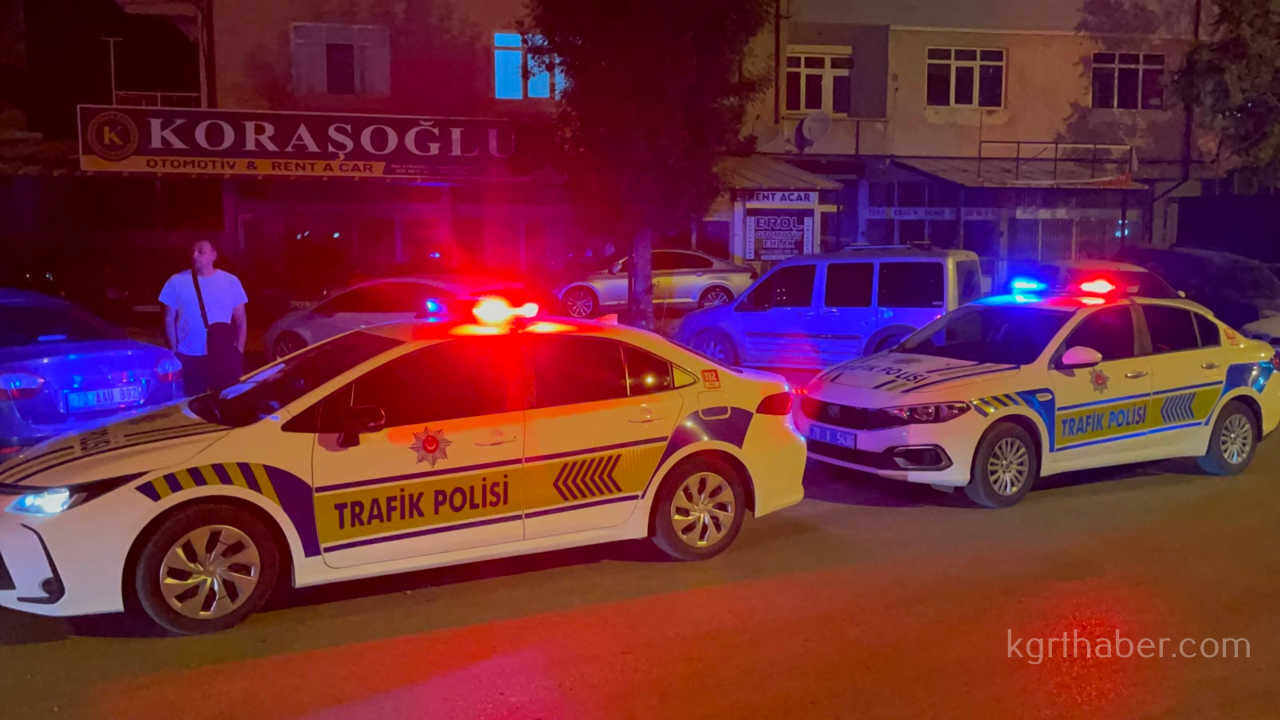 Kontrolden Cikan Pikap Karsi Seride Gecerek Park Halindeki Araclara Carpti 1 Yarali3