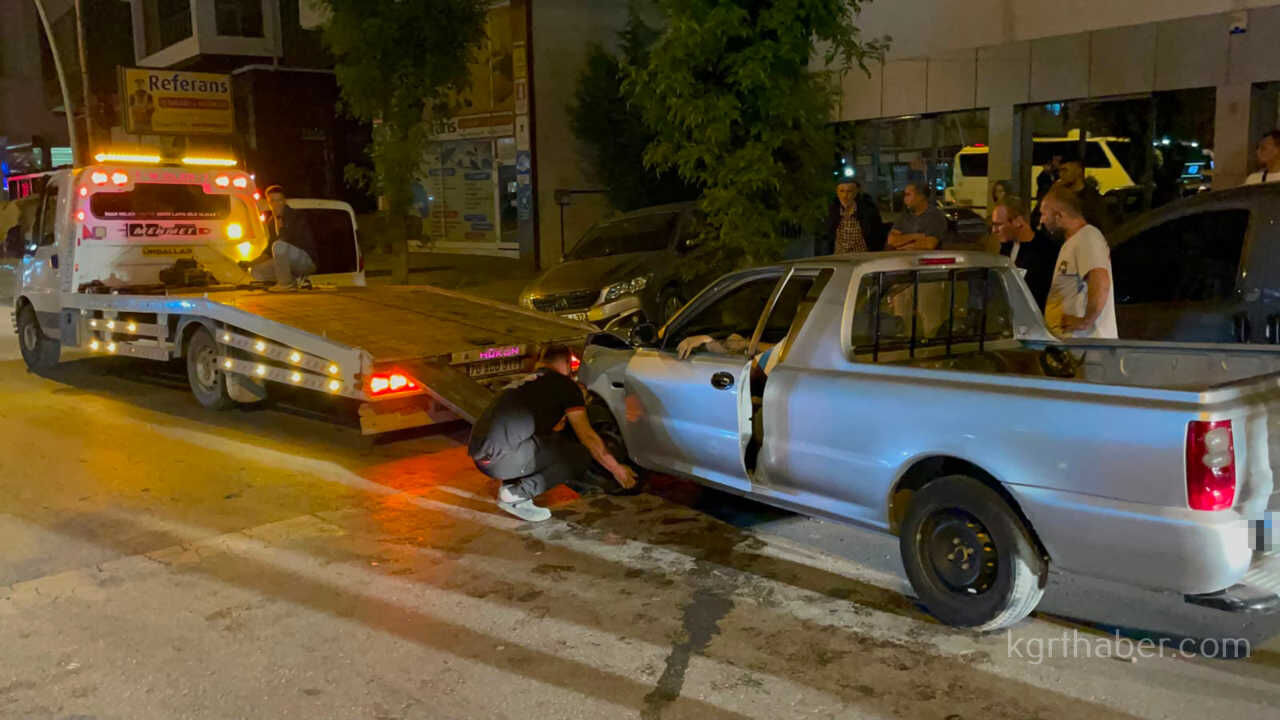 Kontrolden Cikan Pikap Karsi Seride Gecerek Park Halindeki Araclara Carpti 1 Yarali6