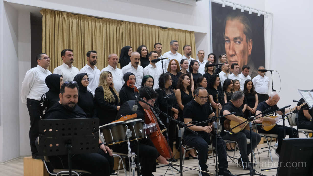 Maarif Halk Danslari Ekibi Ve Korosu Izleyenleri Hayran Birakti2