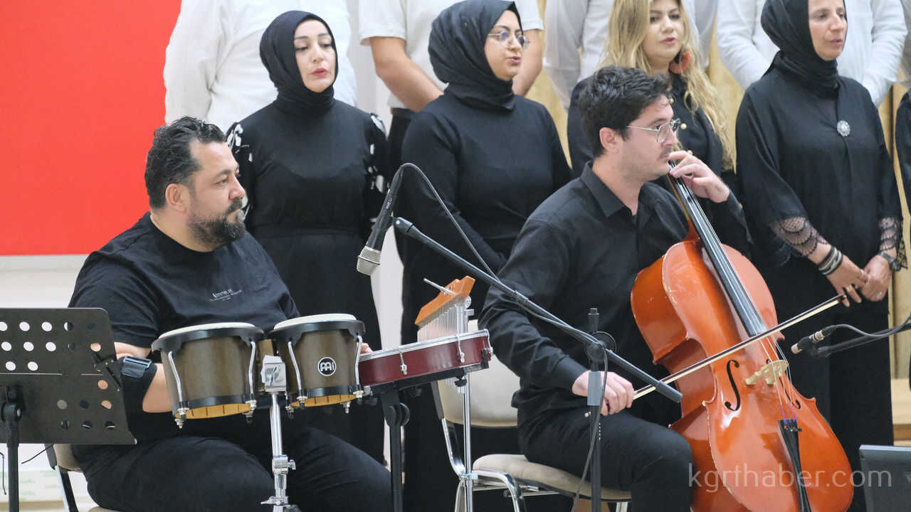 Maarif Halk Danslari Ekibi Ve Korosu Izleyenleri Hayran Birakti4