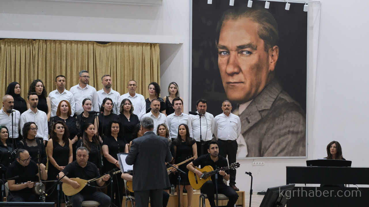 Maarif Halk Danslari Ekibi Ve Korosu Izleyenleri Hayran Birakti8