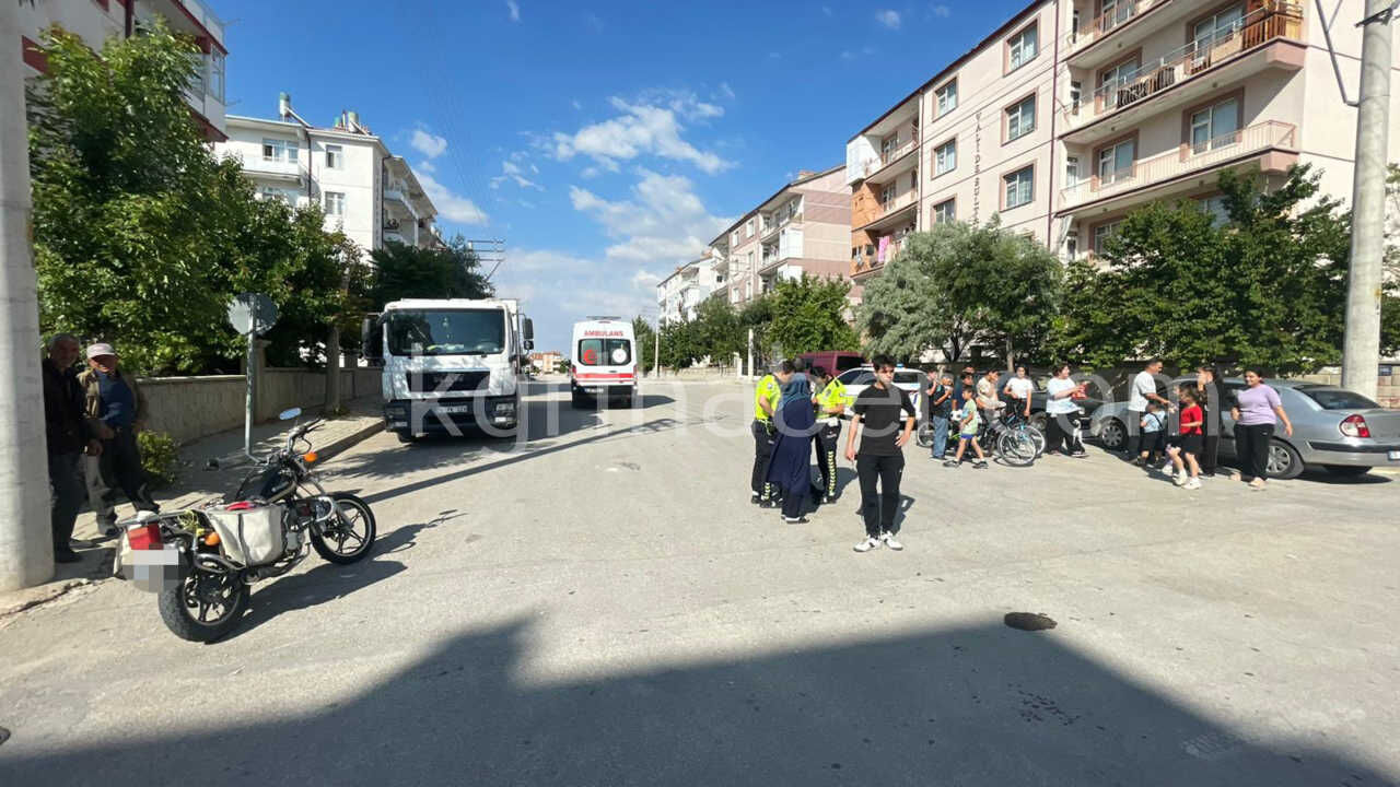 Motosikletle Carpisan Otomobil Kaza Yerinden Ayrildi 46 Bin Lira Ceza Kesildi1
