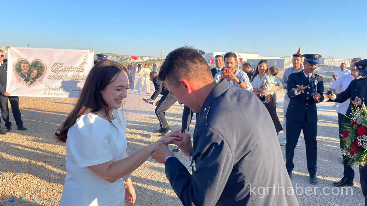 Pomem Mezuniyet Evlilik Teklifi32
