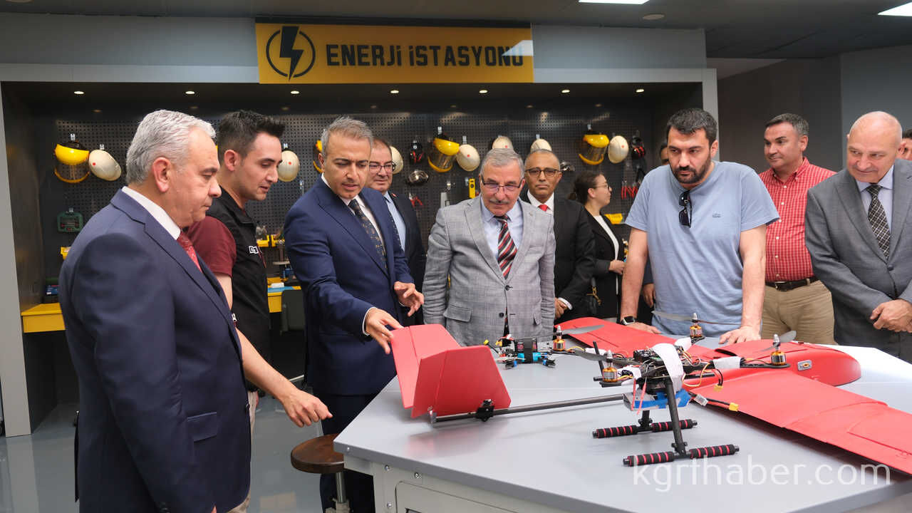 Vali Cicekten Kmudeki Milli Teknoloji Atolyesine Ziyaret11