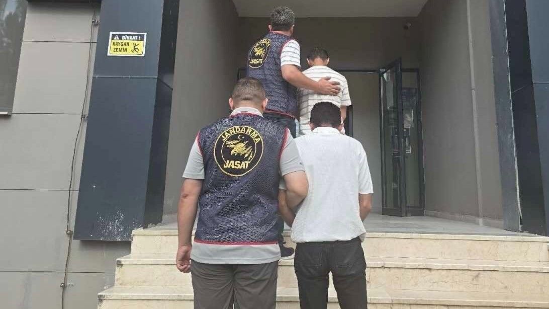 Adiniz Cinayete Karisti Yalaniyla 2 Milyon Tllik Dolandiricilik (2)