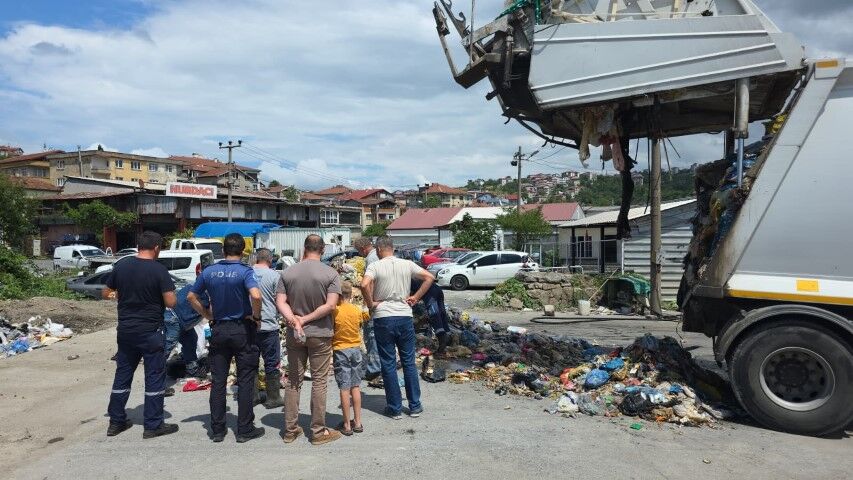 Altin Dolu Cantayi Cop Diye Aldilar Coplukte Nefes Kesen Arama (3)