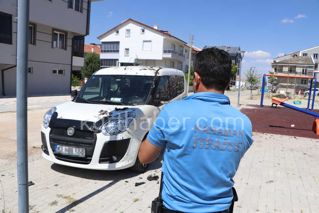 Apartman Mustemilatinda Yangin Cikti Park Halindeki Arac Zarar Gordu12