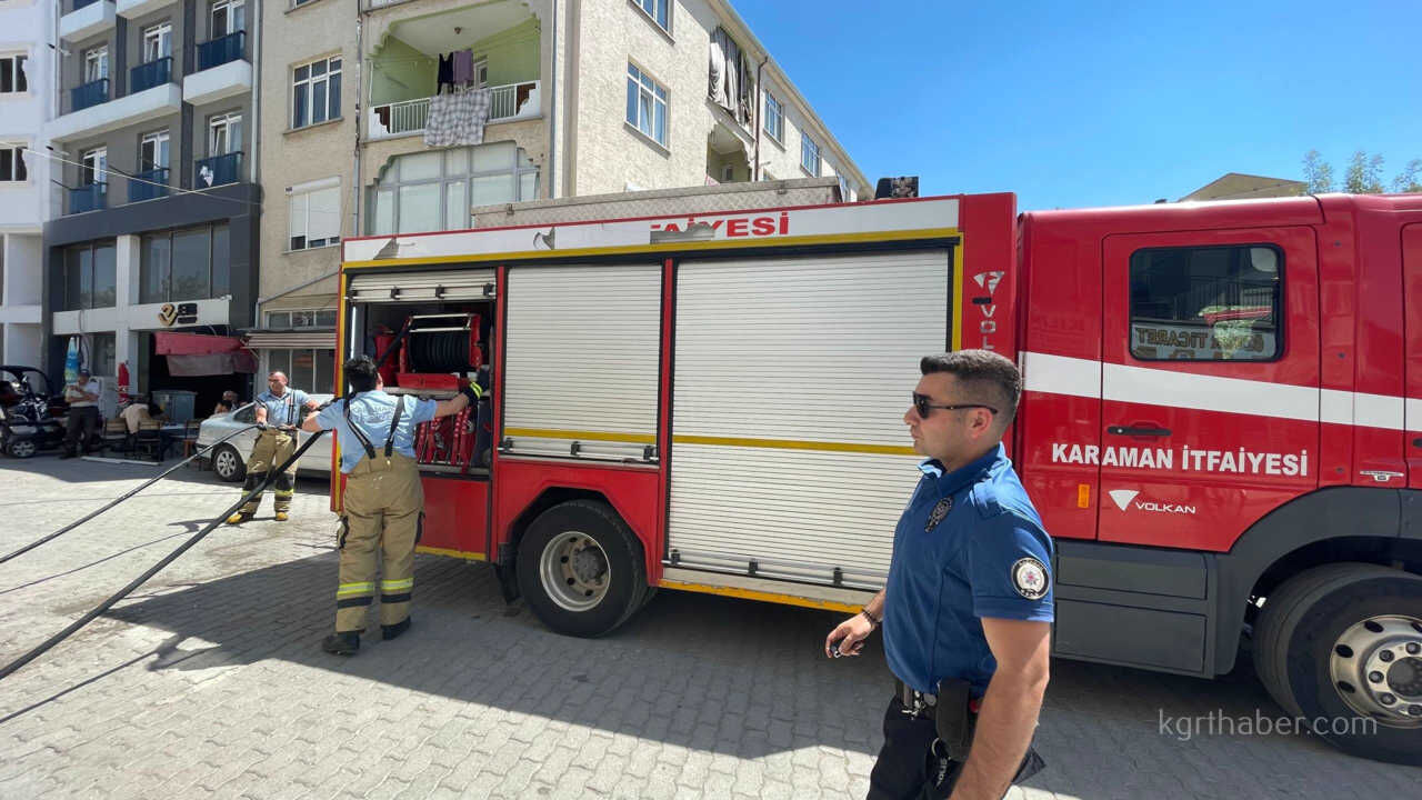 Apartmanlar Arasindaki Otluk Alanda Yangin Korkuttu3