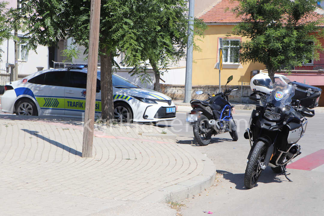 Bulvarda Otomobil Ile Motosiklet Carpisti 1 Yarali3