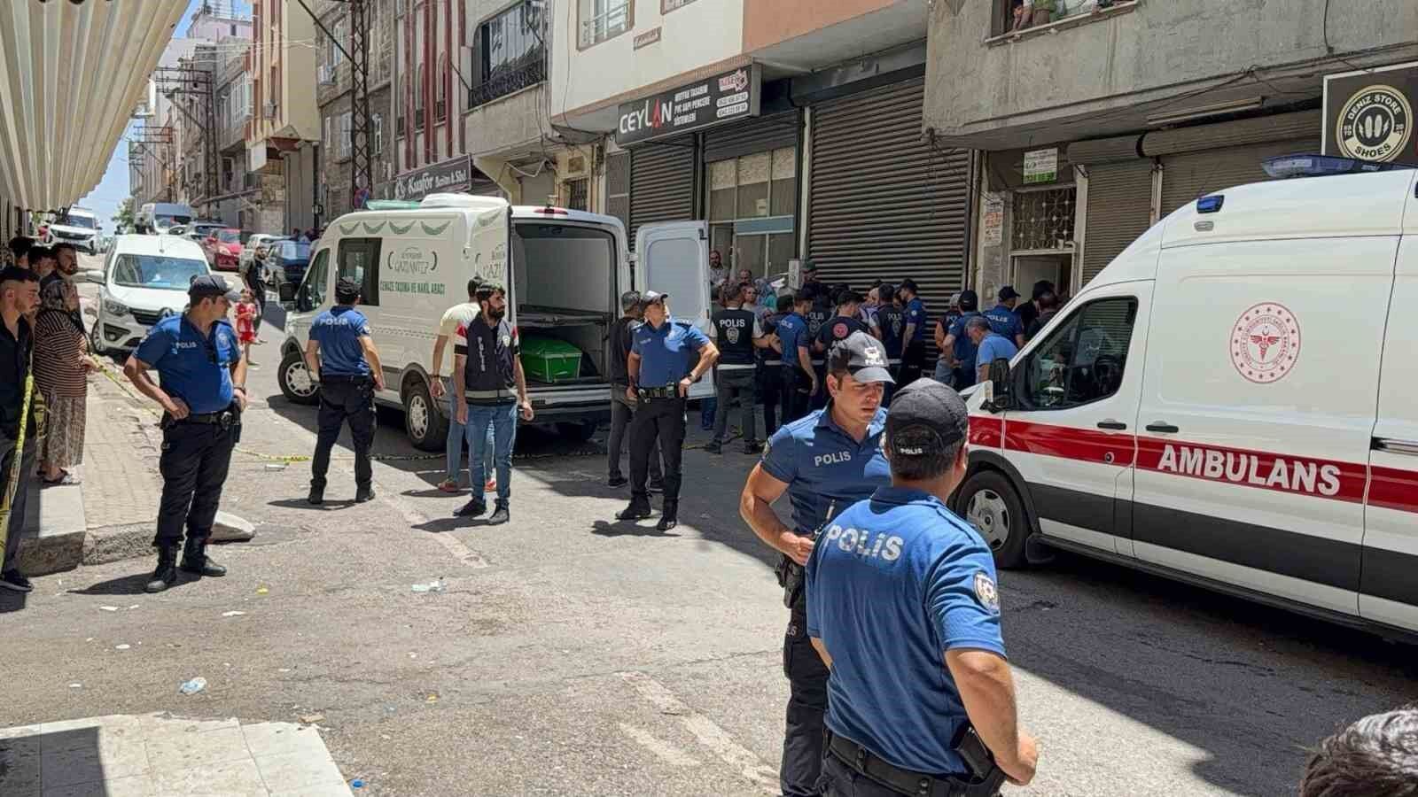 Cezaevinden Izinle Cikti Eve Doner Donmez Dehset Sacti (1)