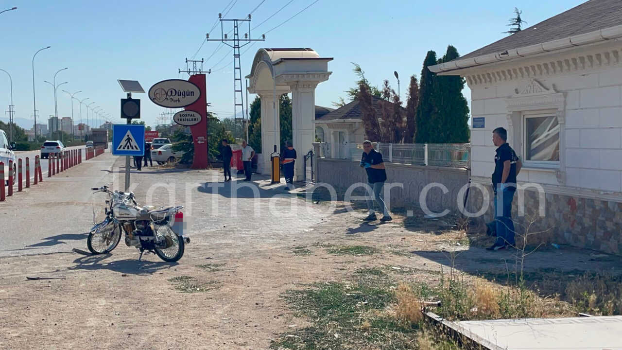 Cop Kamyonu Ile Carpisan Motosikletli Agir Yaralandi (8)