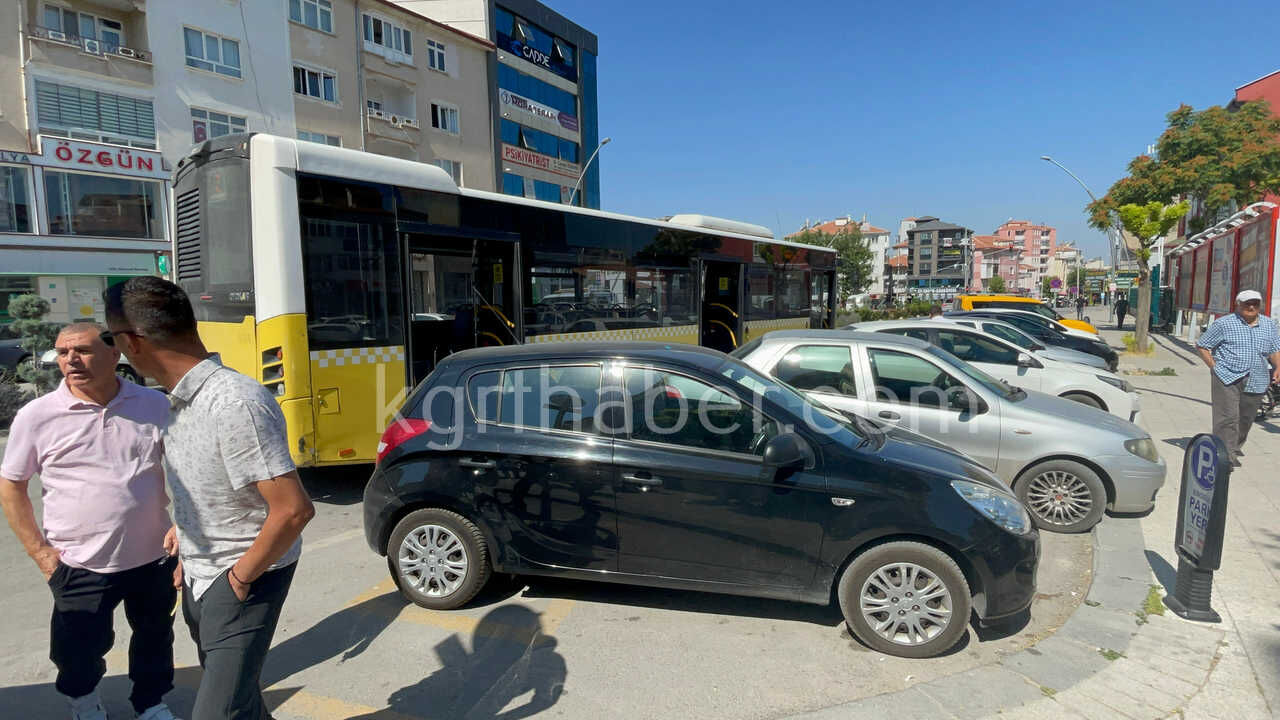 Halk Otobusunun Ani Fren Yapmasiyla Yere Dusen Yolcu Yaralandi6