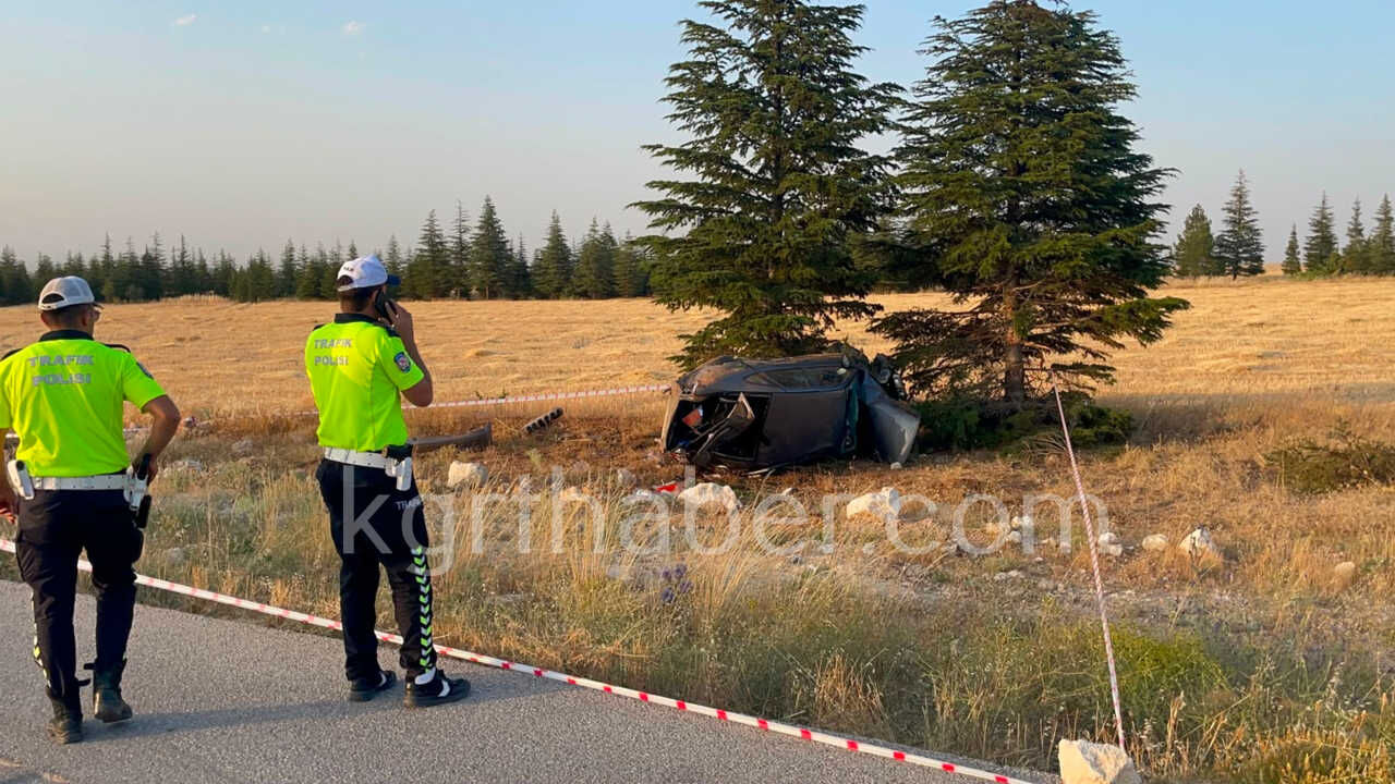 Hurdaya Donen Aractan Yarali Halde Kurtuldu5