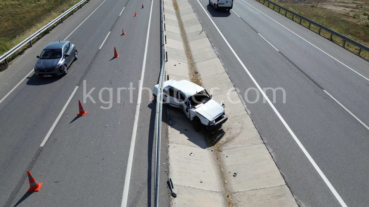 Karaman Eregli Yolunda Feci Kaza Tofas Bariyerlere Carpti25