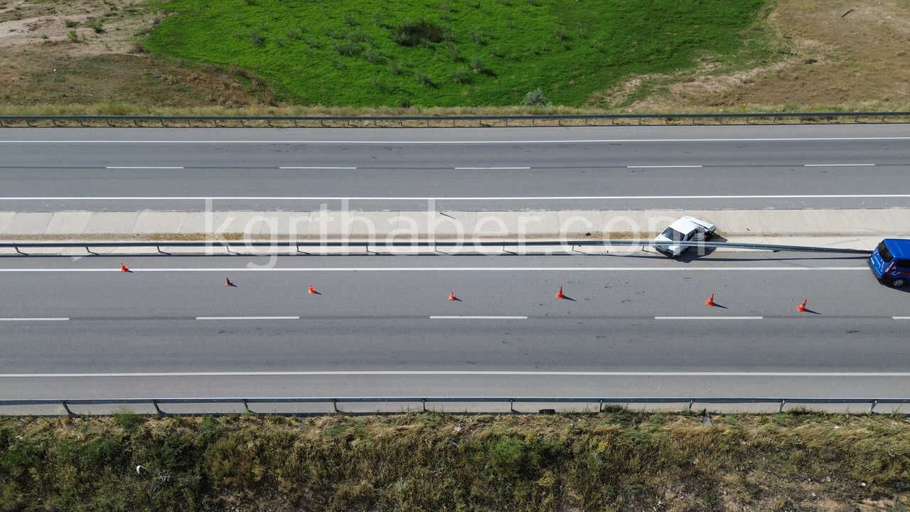 Karaman Eregli Yolunda Feci Kaza Tofas Bariyerlere Carpti26