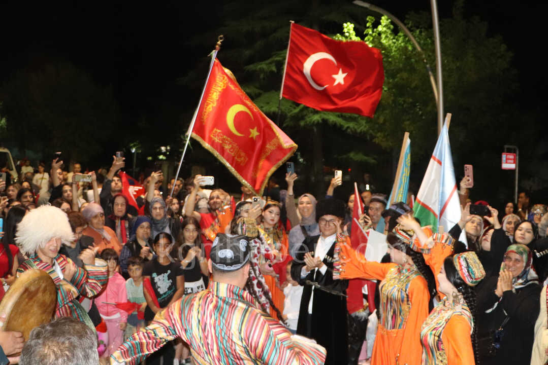 Karamanda 8 Uluslararasi Turk Dunyasi Soleni Yuruyusle Basladi12