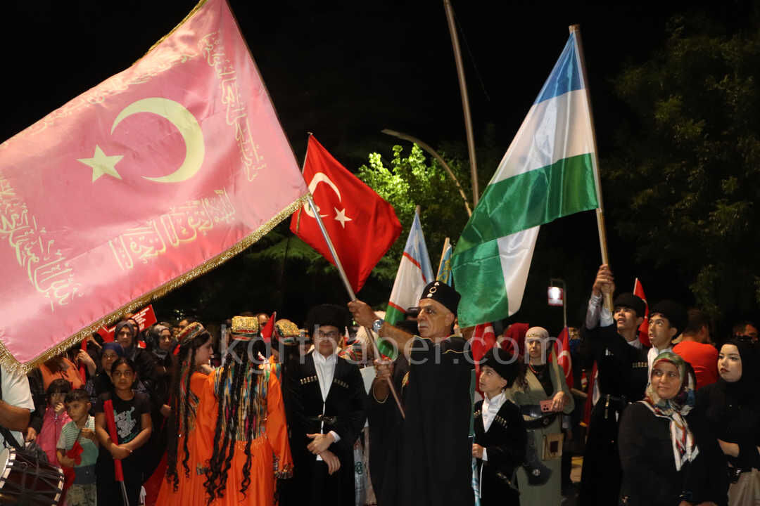 Karamanda 8 Uluslararasi Turk Dunyasi Soleni Yuruyusle Basladi15