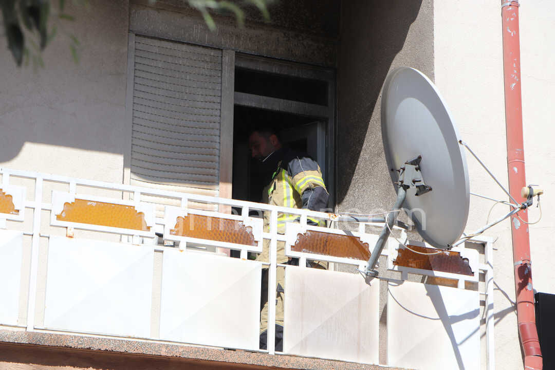 Karamanda Apartman Balkonunda Yangin Panigi6