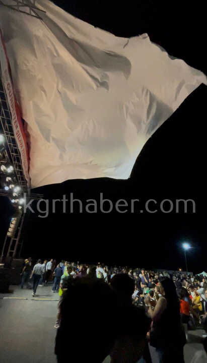 Karamanda Festival Heyecanina Firtina Arasi0